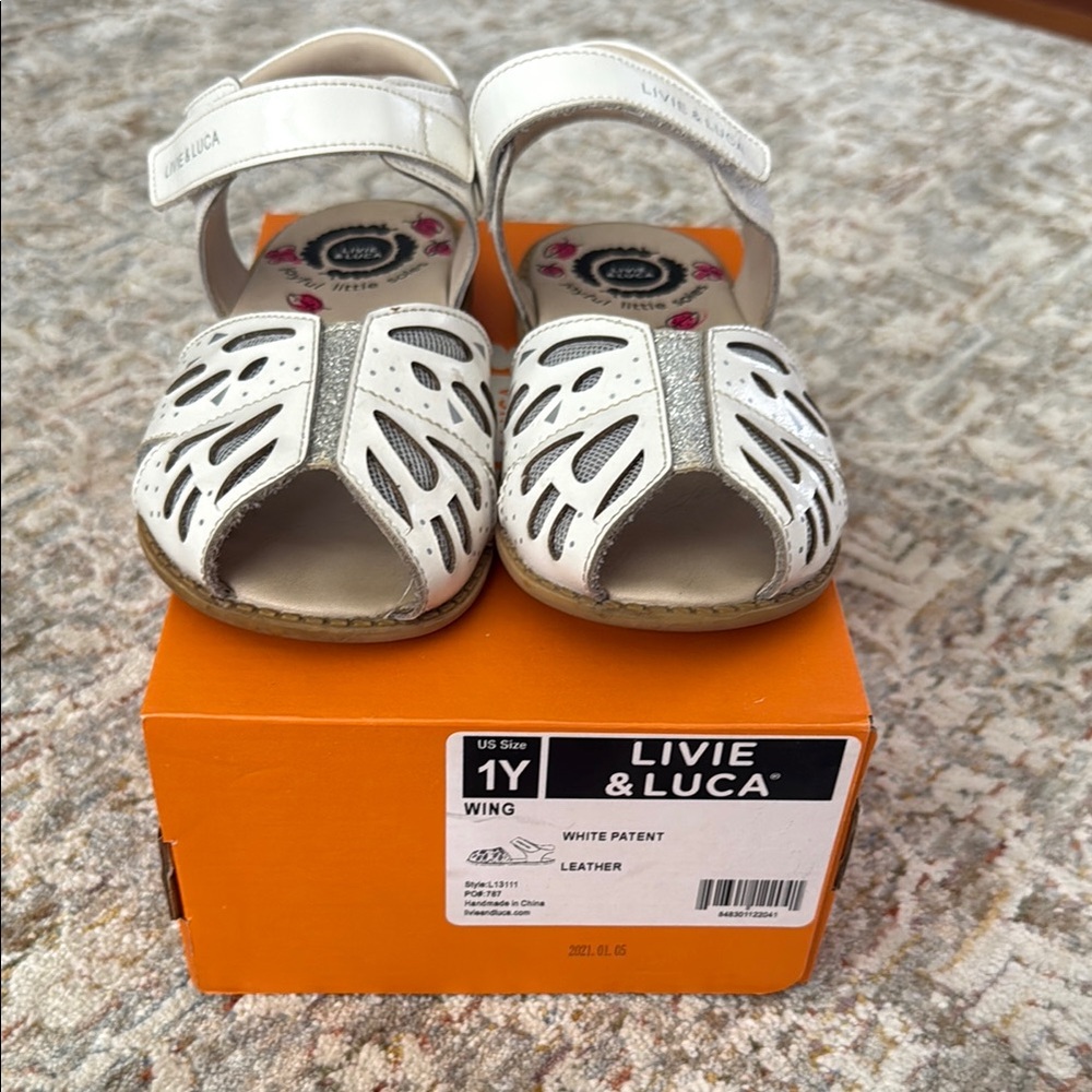 Livie & Luca Butterfly Wing Girls Kids White Sandals Size 1Y